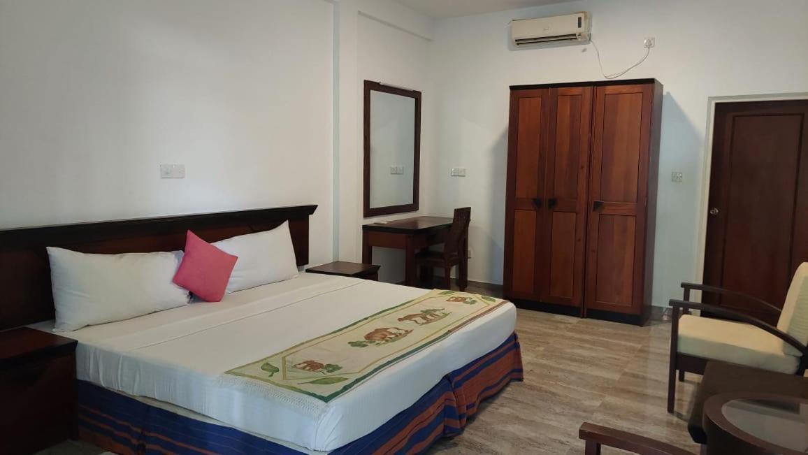 Wild Heaven Hotel Tissamaharama Ngoại thất bức ảnh